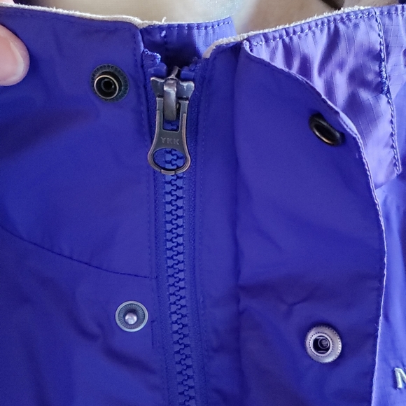The Northface water resistant jacket - Picture 5 of 12